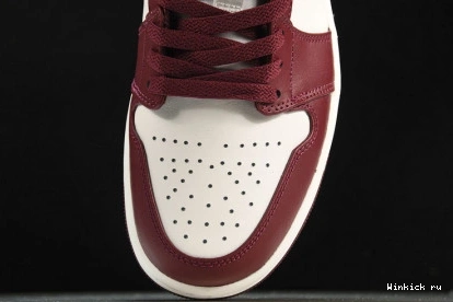 White 1 Low Bordeaux Jordan 1029